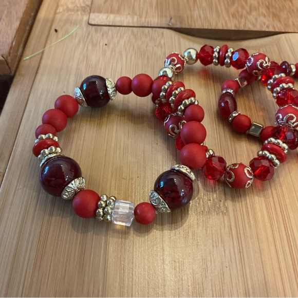 Elegant Red Beaded Bracelet Set of 4, Brand New! - Picture 3 of 4